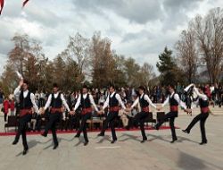 A.Ü Bahar Şenlikleri başladı